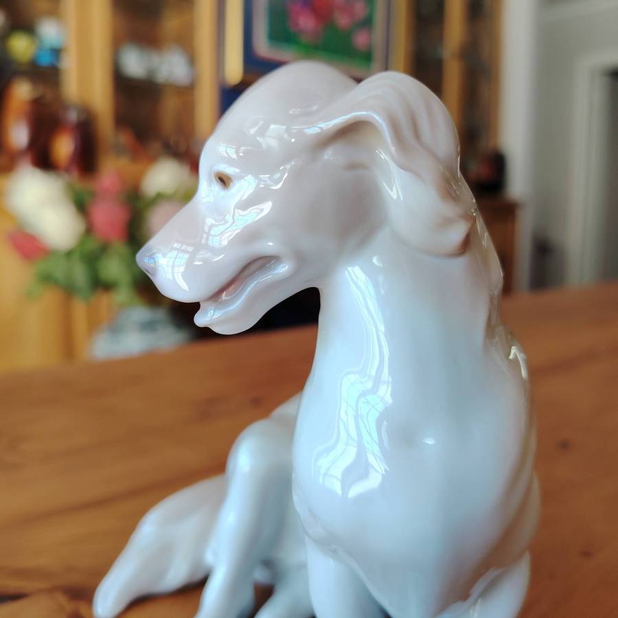 Lladro Porcelain Figurine  Seated Dog (8416) Setter/Spaniel