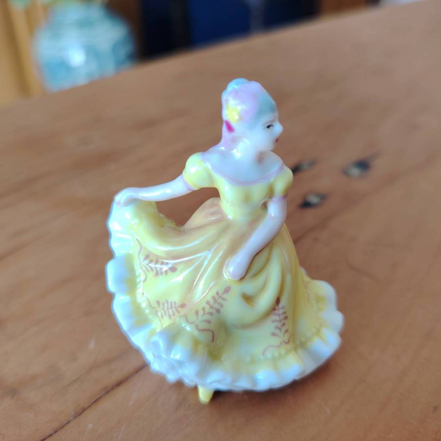 Royal Doulton Ninette Miniature M206