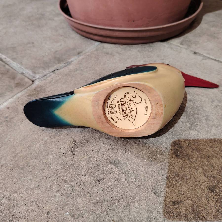 Feathers of Knysna Gallery carved and hand painted Female Kingfisher