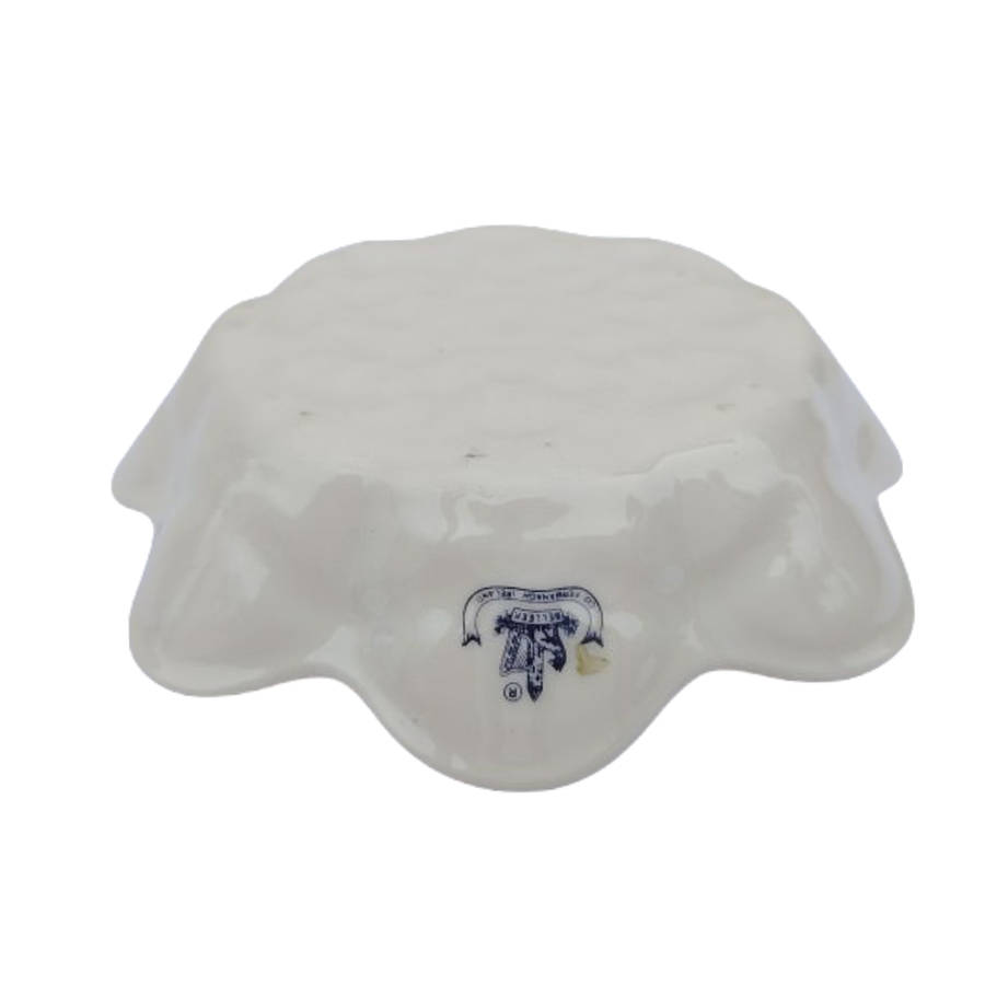 Belleek 2130 Shamrock Dish Millenium 2000