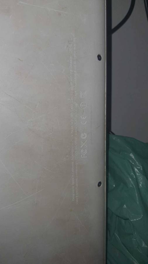 2009 MacBook (Untested no charger)