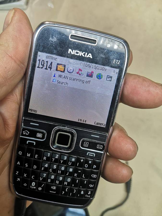 Vintage Nokia E72 - Complete  With Charger - Working