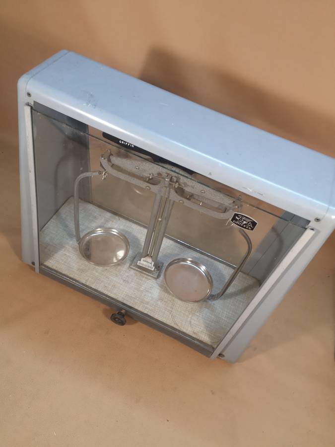 Vintage GRIFFIN & GEORGE 1950s laboratory balance/ scales