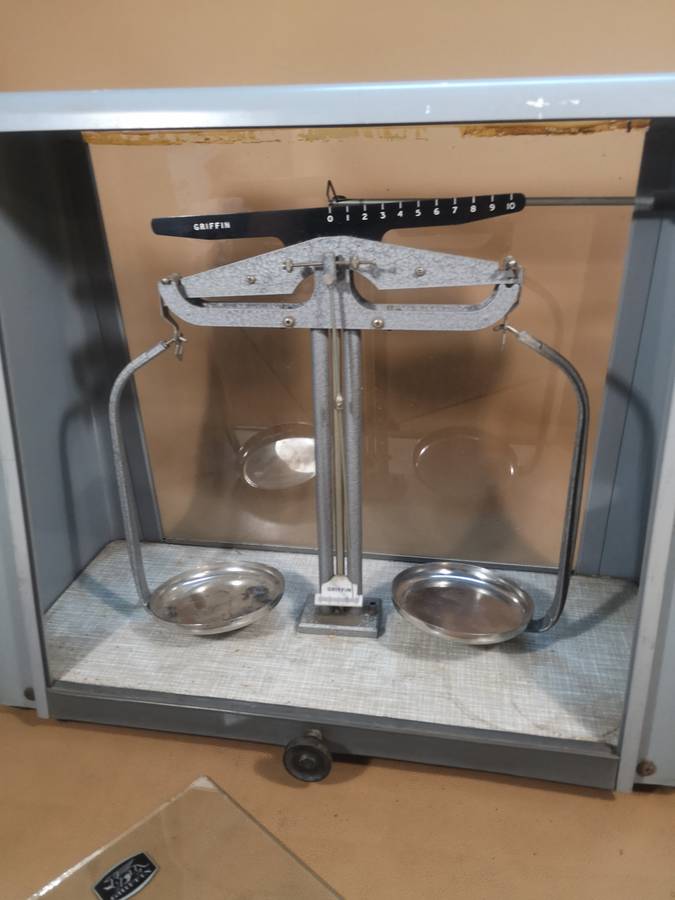 Vintage GRIFFIN & GEORGE 1950s laboratory balance/ scales
