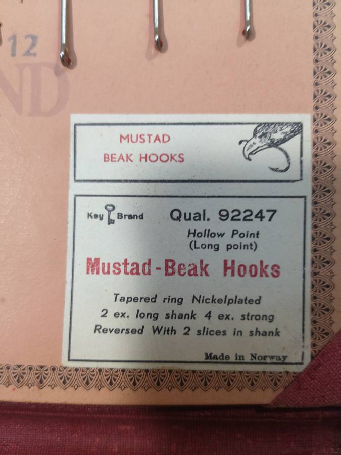 RARE!! VINTAGE MUSTAD & SON KEY BRAND FISH HOOKS SALESMANS SAMPLE BOOK 1900 OSLO NORWAY