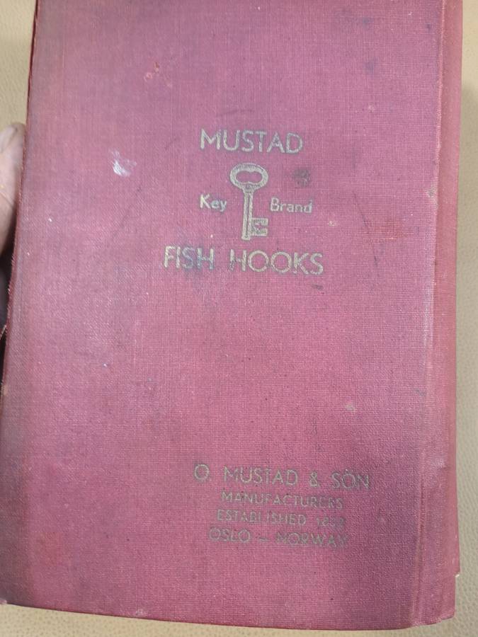 RARE!! VINTAGE MUSTAD & SON KEY BRAND FISH HOOKS SALESMANS SAMPLE BOOK 1900 OSLO NORWAY