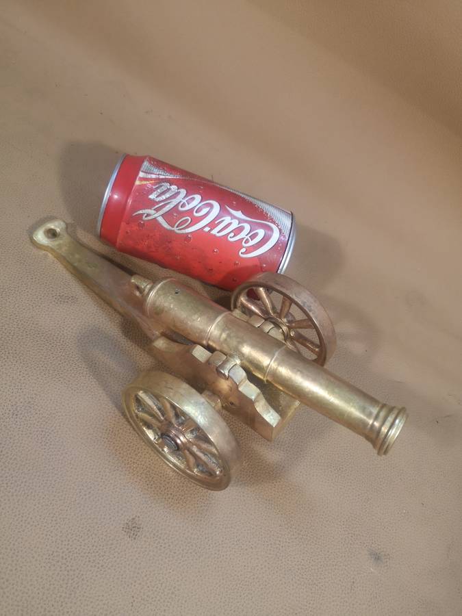 VERY HEAVY SOLID BRASS SIGNAL CANNON
