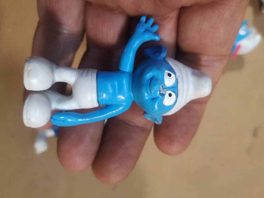 Bundle 2 of 7 Vintage Smurfs