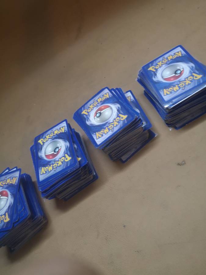Absolutely Massive Bundle of 100% Original Pokemon Cards +/- 500 Cards