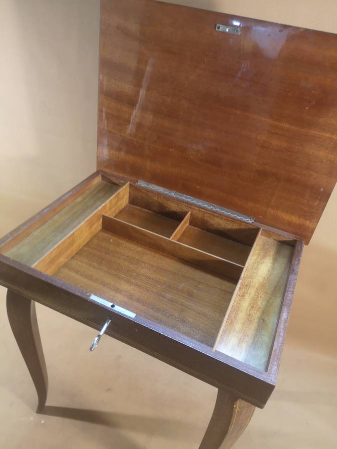 Beautiful Antique Sorrento Italy Mapsa Musical Jewellery Box Table