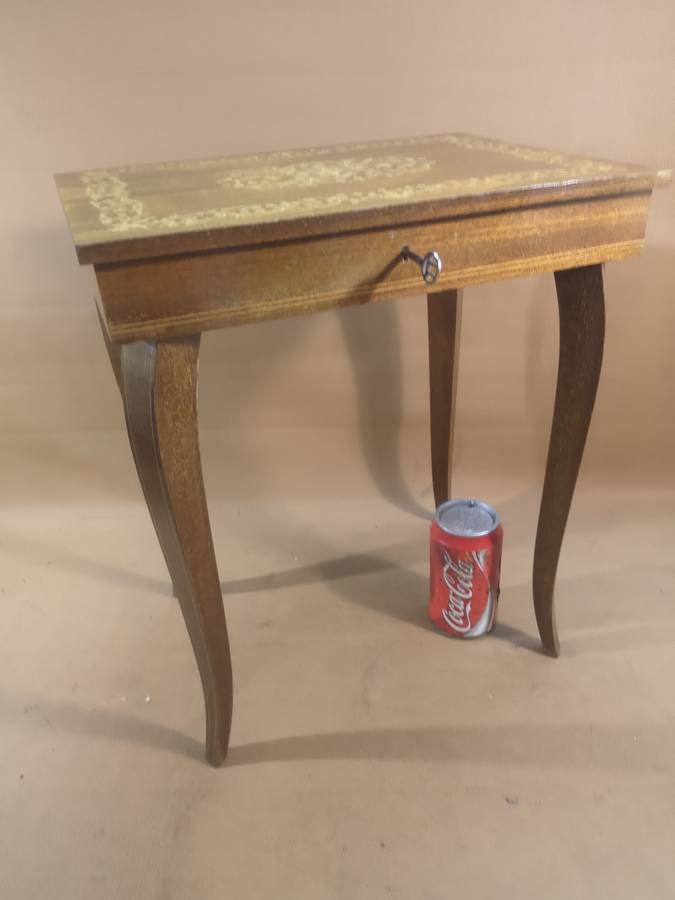 Beautiful Antique Sorrento Italy Mapsa Musical Jewellery Box Table