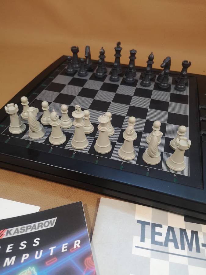 Large Saitek Kasparov Turbo Advanced Trainer Vintage Chess Computer