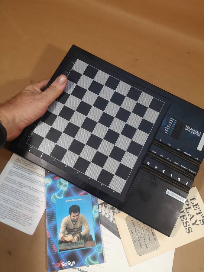 Large Saitek Kasparov Turbo Advanced Trainer Vintage Chess Computer