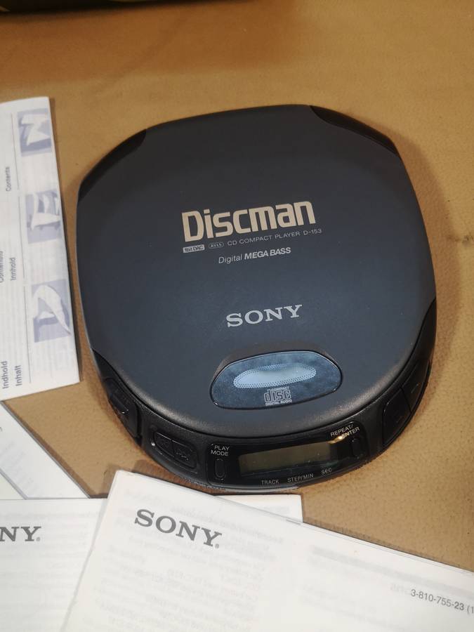 Amazing!!! SONY Discman D-153 Digital Mega Bass Portable Compact Disc CD Player COMPLETE in box