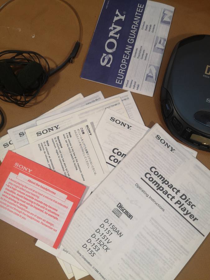 Amazing!!! SONY Discman D-153 Digital Mega Bass Portable Compact Disc CD Player COMPLETE in box