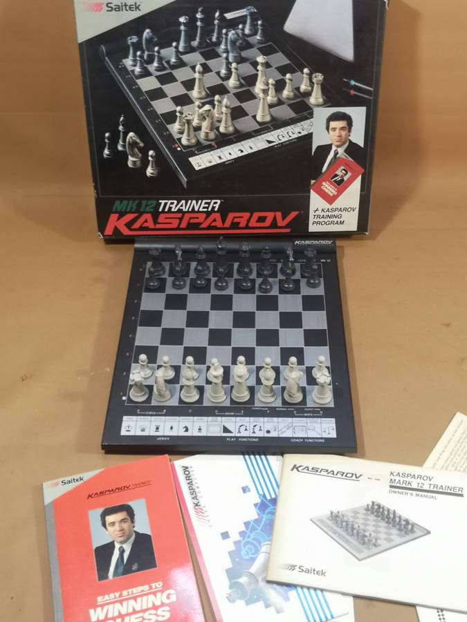 Vintage SAITEK KASPAROV MK 12 TRAINER Electronic Chess Computer Complete in Box