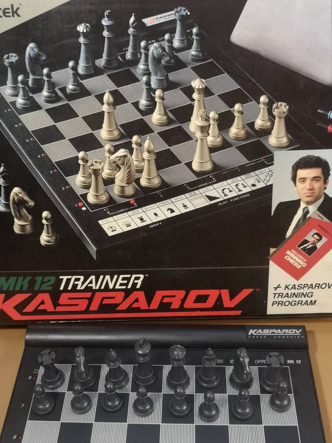 Vintage SAITEK KASPAROV MK 12 TRAINER Electronic Chess Computer Complete in Box