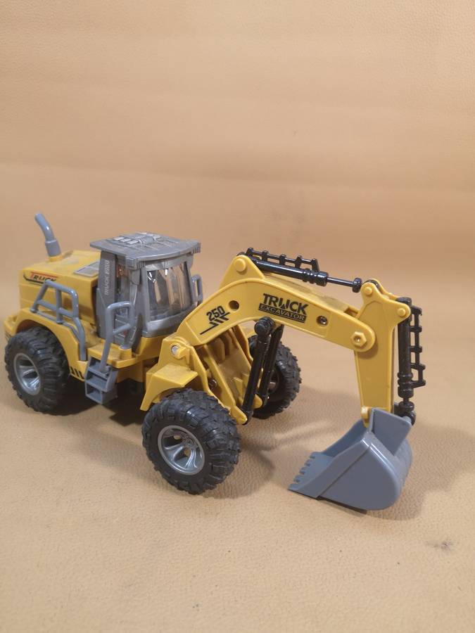 Baby Links Construction Excavator Truck