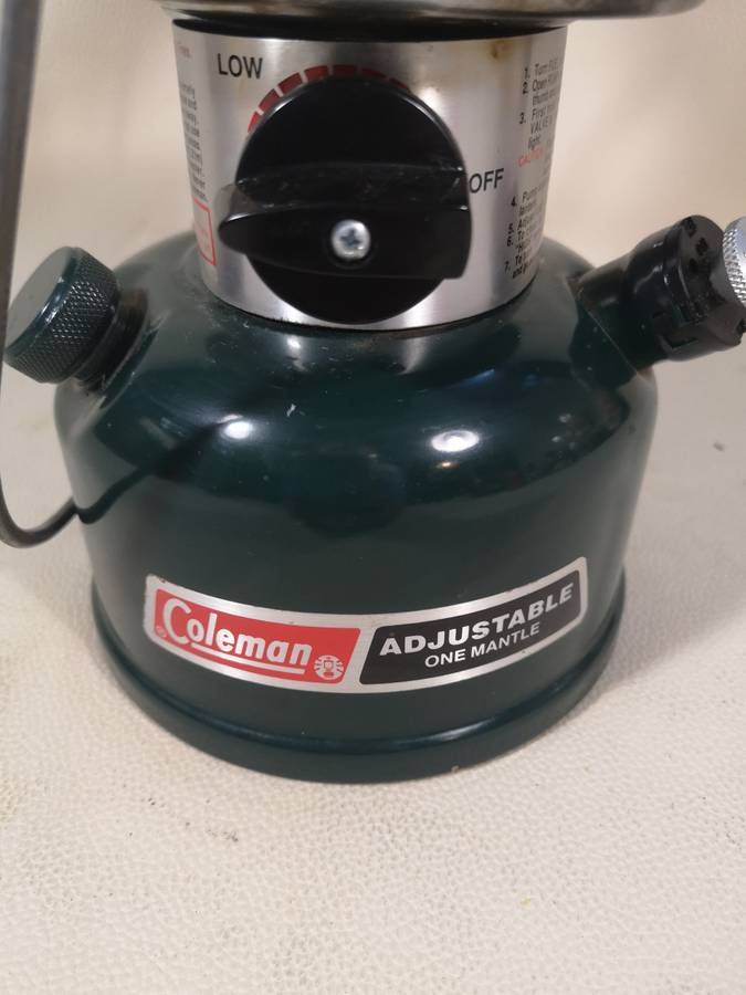 Vintage Coleman Model 286A Adjustable One Mantle Lantern Made in USA