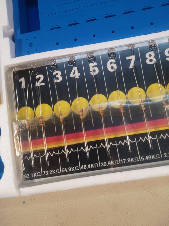 Rare Vintage 1979 World of Radio & Electronics 200 Experiments Tree of Knowledge Complete in Box