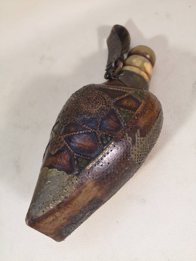 LATE 18TH CENTURY TURKISH, OTTOMAN EMPIRE HEART SHAPED POWDER FLASK