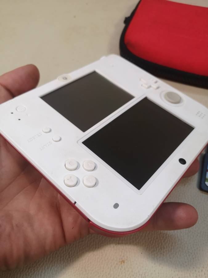 Special Edition Nintendo 2DS Super Mario Bros 2 Scarlet Red Console and Games Bundle