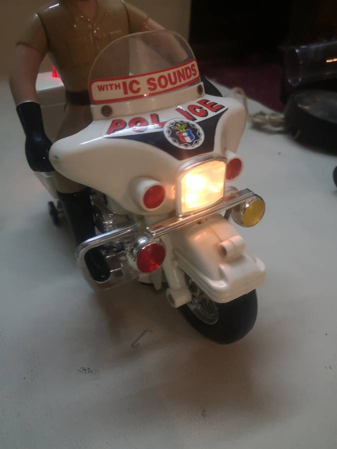Chips 1984 Battery Operated Jumbo Highway Police Patrol Bike - Working