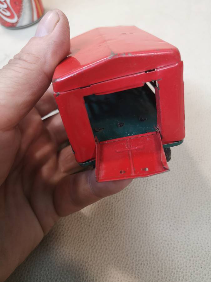 VINTAGE 1950'S FRICTION TIN LIVESTOCK TOY TRUCK