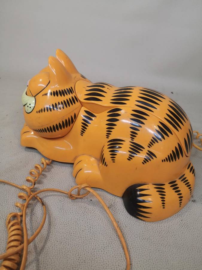 Vintage Garfield Telephone Tyco Phone Landline 1981 Cat Eyes Open & Close 80s