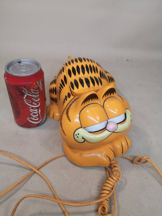 Vintage Garfield Telephone Tyco Phone Landline 1981 Cat Eyes Open & Close 80s