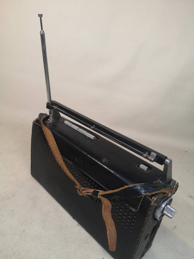 Rare Vintage Sony Esaki Diode 11 Transistor AM/FM Radio EFM-117