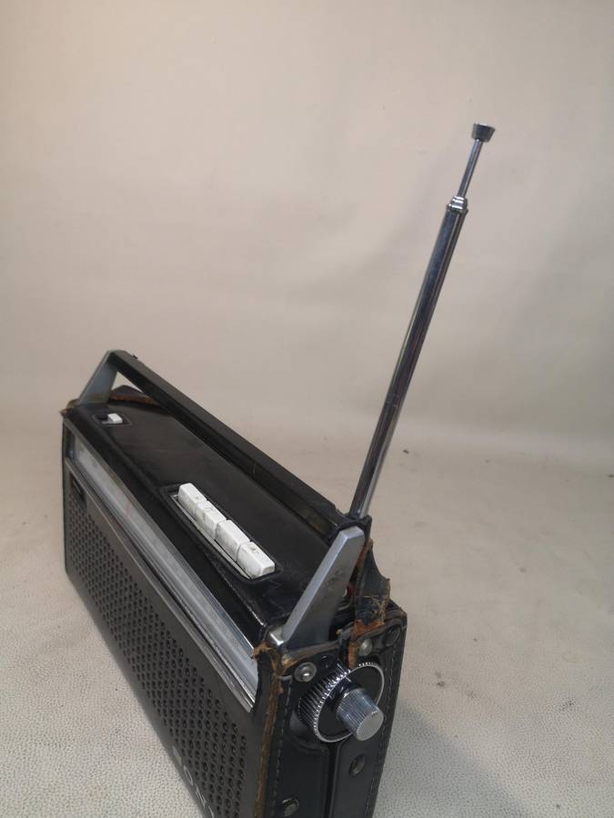 Rare Vintage Sony Esaki Diode 11 Transistor AM/FM Radio EFM-117