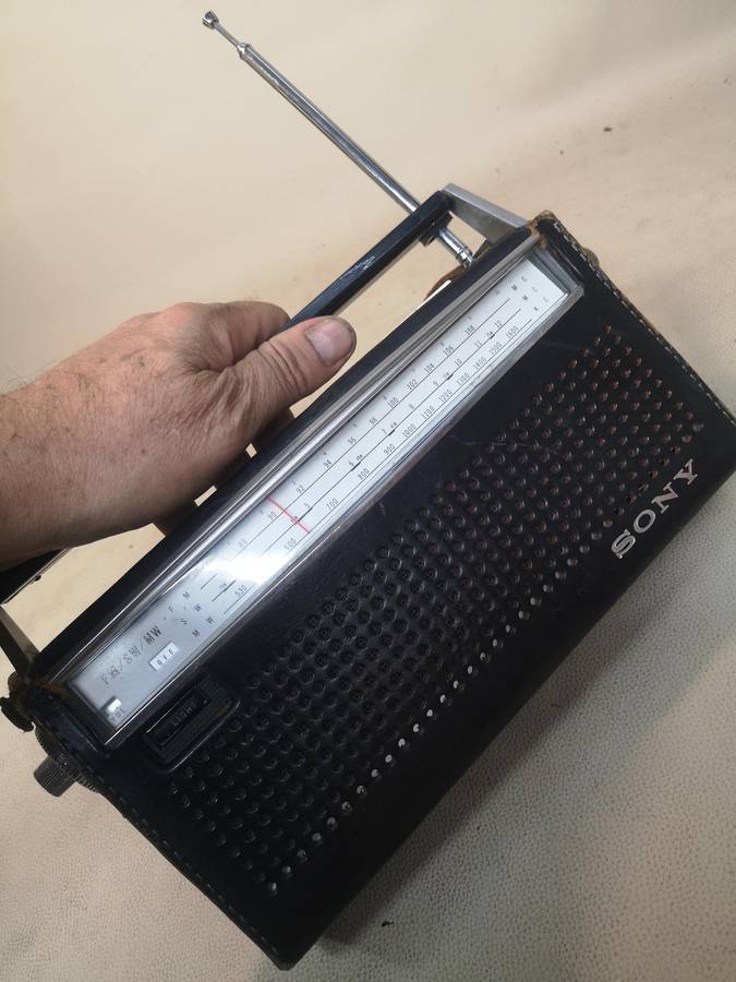 Rare Vintage Sony Esaki Diode 11 Transistor AM/FM Radio EFM-117