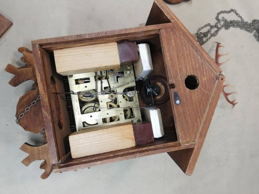 Working Large 600mm Hand-Carved Black Forest Hunter Cuckoo Clock - Germany