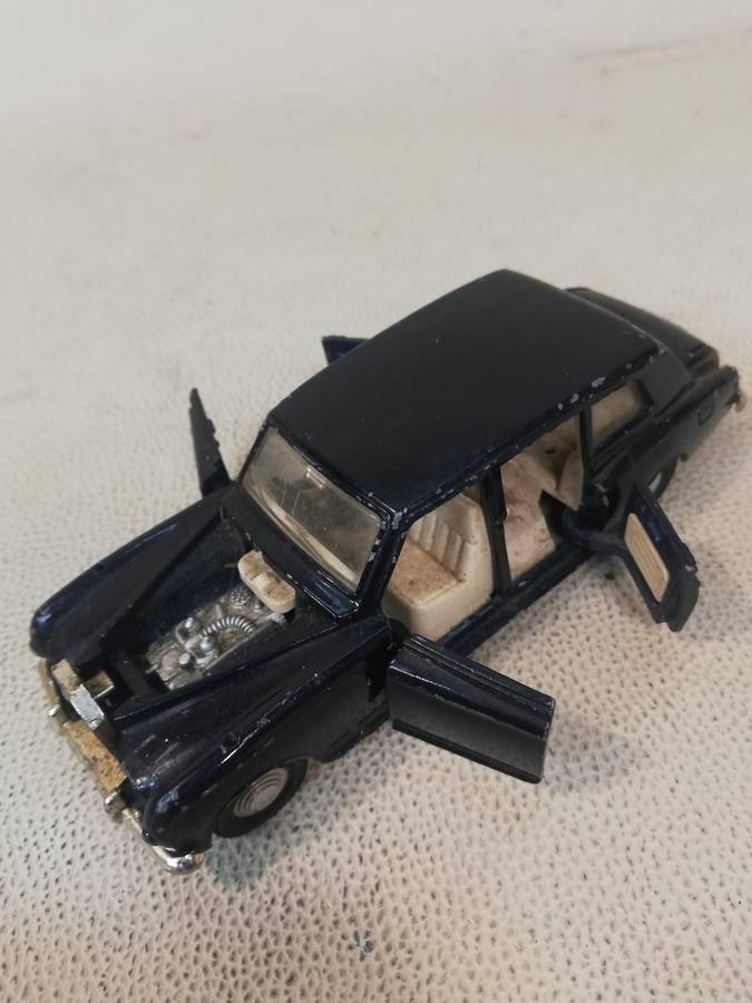 Vintage Dinky Meccano Rolls Royce Phantom V Limousine 1/32 Die cast