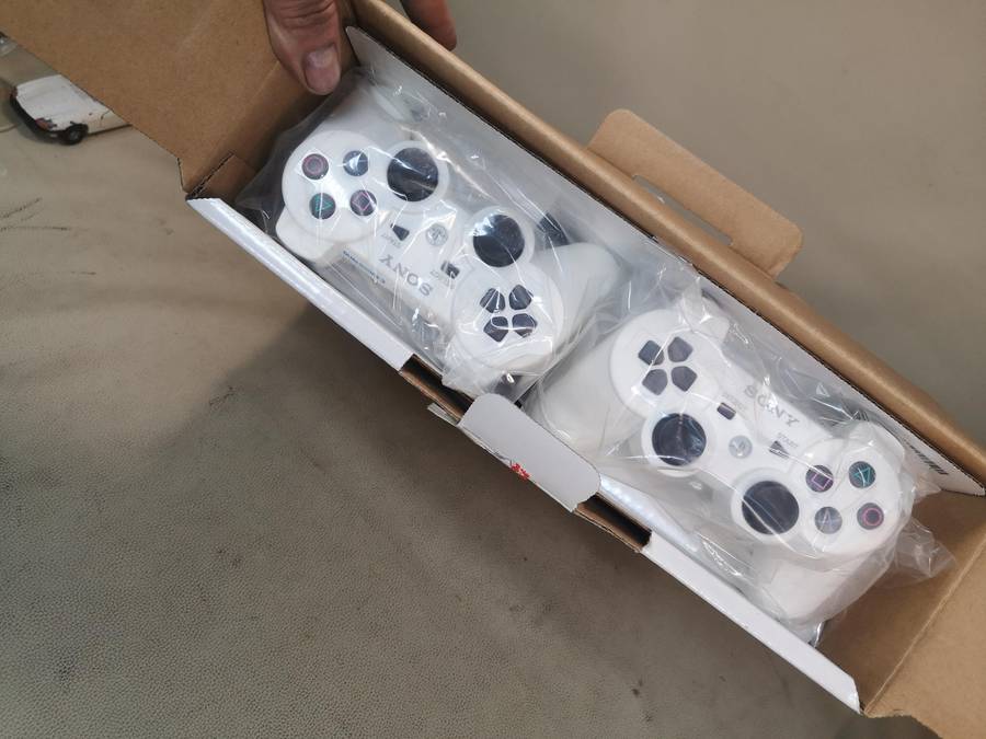 Complete Chrystal White Sony PS3-CECH-4204A + 2 Controls