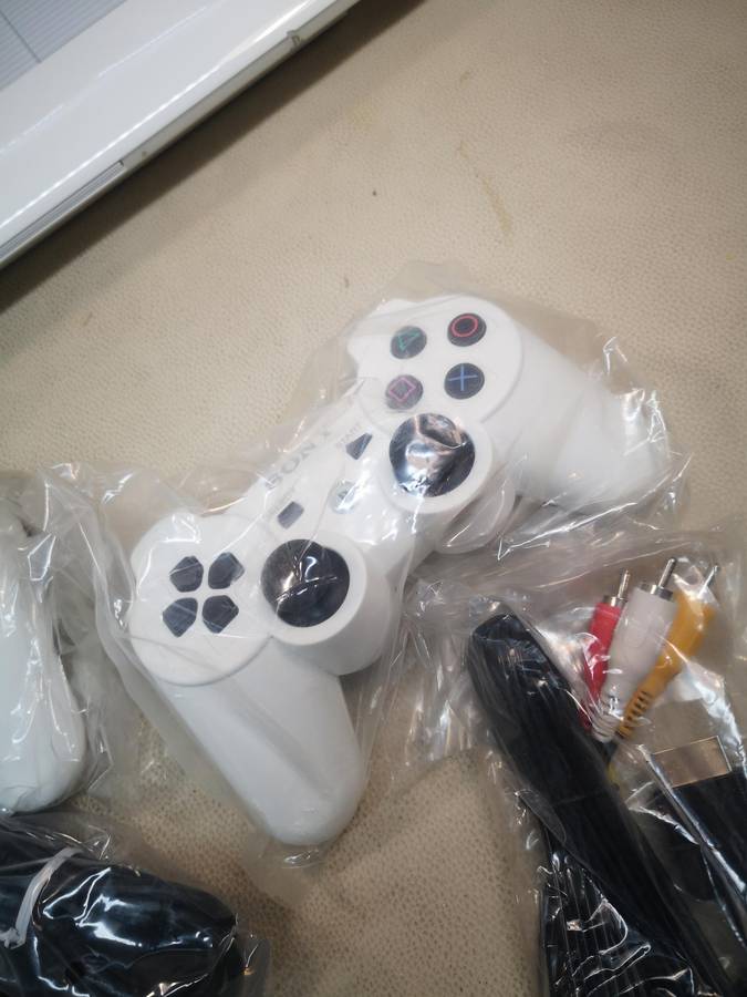 Complete Chrystal White Sony PS3-CECH-4204A + 2 Controls