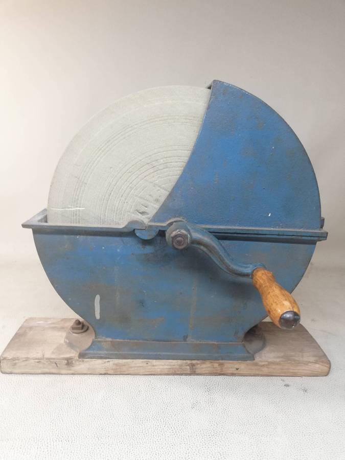 ANTIQUE GRINDING STONE / GRINDING WHEEL/ WET STONE /KNIFE SHARPENING STONE