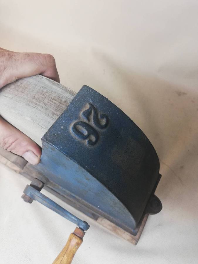 ANTIQUE GRINDING STONE / GRINDING WHEEL/ WET STONE /KNIFE SHARPENING STONE