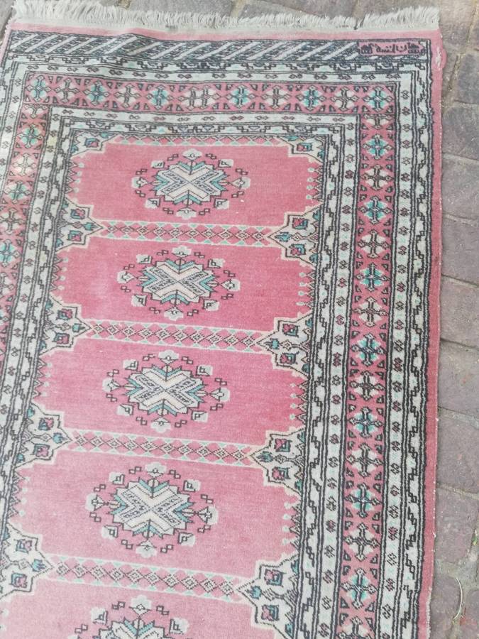 Beautiful Vintage Handmade Wool Persian Carpet - 1700 x 940mm
