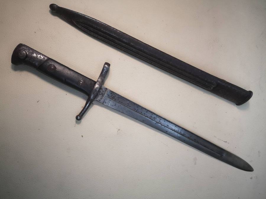 WWII Italian M1891 Carcano Rifle Bayonet w/ Metal Scabbard
