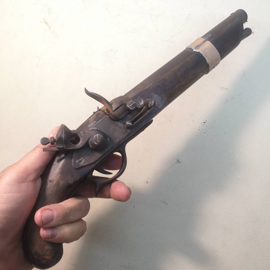 OLD ORIGINAL British Military 1800's flintlock, with ramrod (Deactivated)