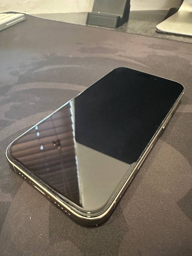 Apple iPhone 15 Pro - 128MB Titanium