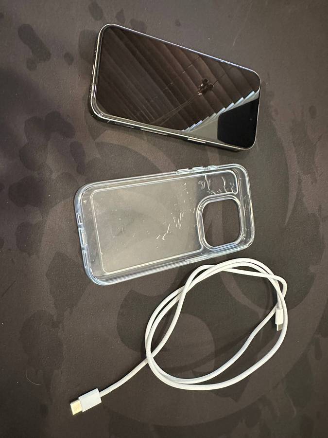 Apple iPhone 15 Pro - 128MB Titanium