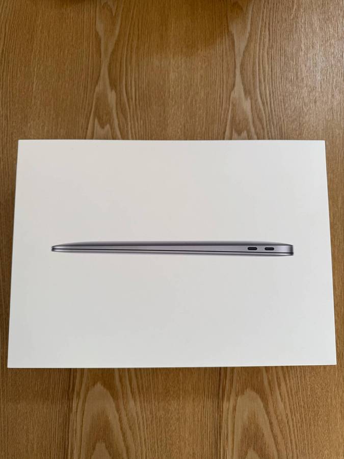 MacBook Air 13-inch M1 chip - (Mint Condition!)