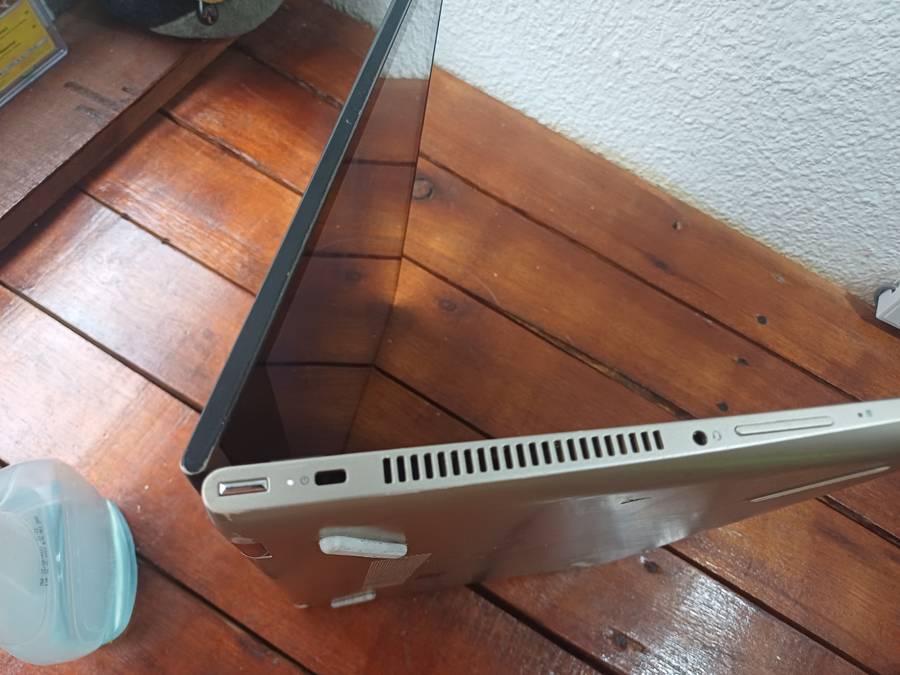 Touchscreen HP X360, 16 GB RAM . 250GB SSD 7th Gen