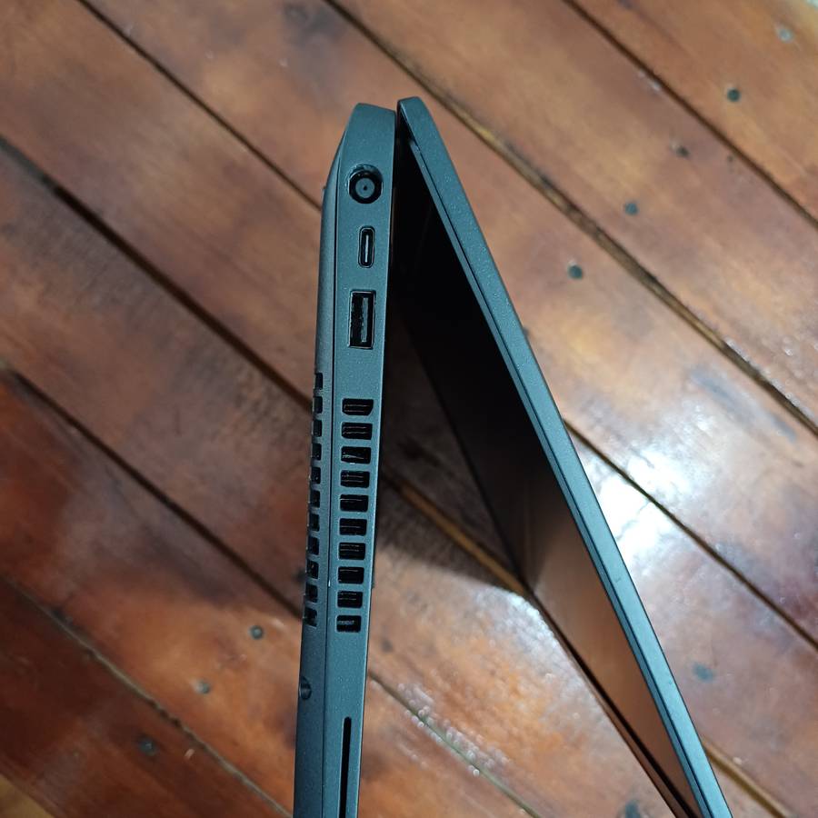 Dell Latitude 5401  Like New, Dedicated graphics, 512GB NVme, 16GB RAM