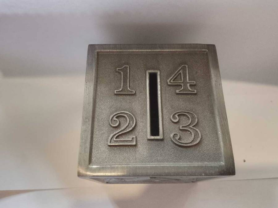 stunning metal money box