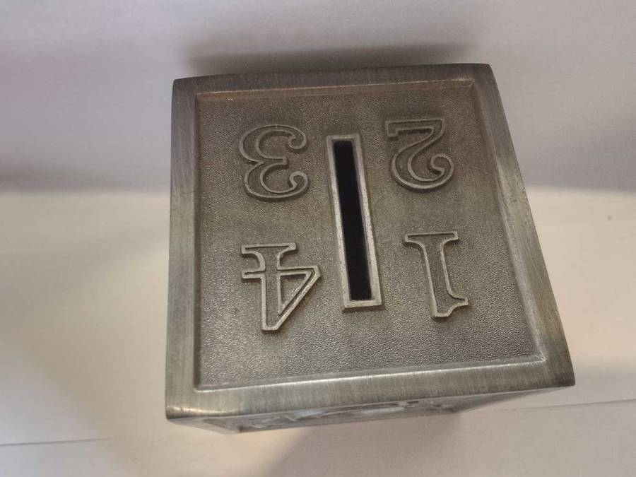 stunning metal money box