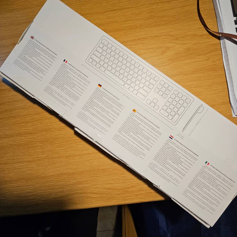 Macally - Slim Bluetooth keyboard for Mac  British English - Includes Numeric Keypad